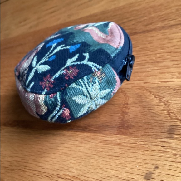 Robert Allen: Woodland Animals Tapestry Purse Bundle - Picture 13 of 16